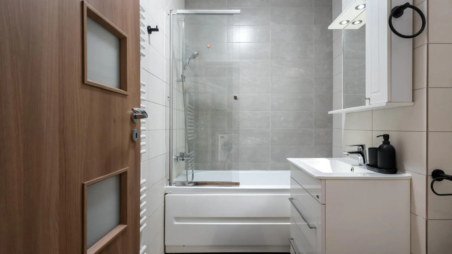 Plaza Residence Studio 92 Bucharest Apartment