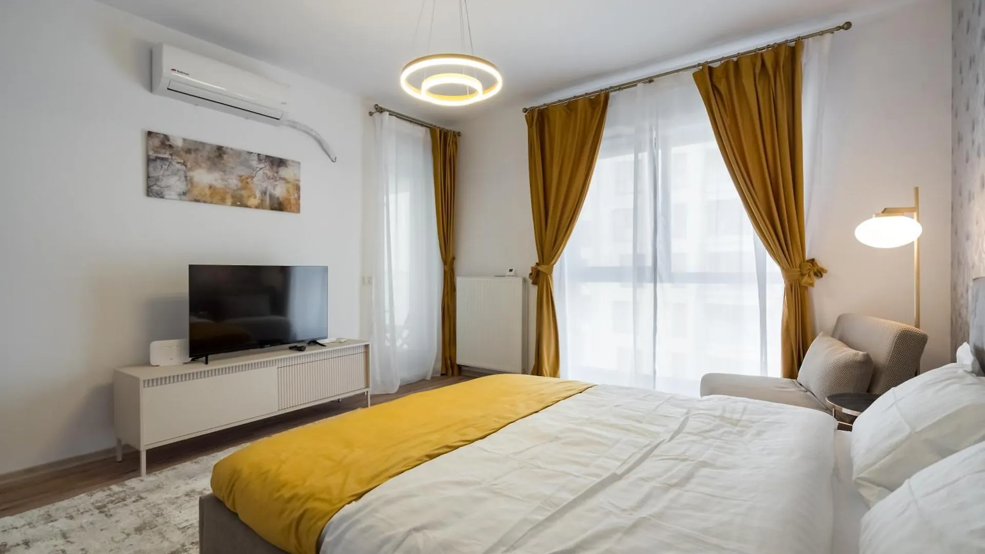 Plaza Residence Studio 92 Bucharest Apartment